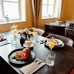 Glaus Hotel 3*