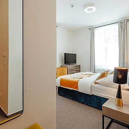 Glaus Hotel